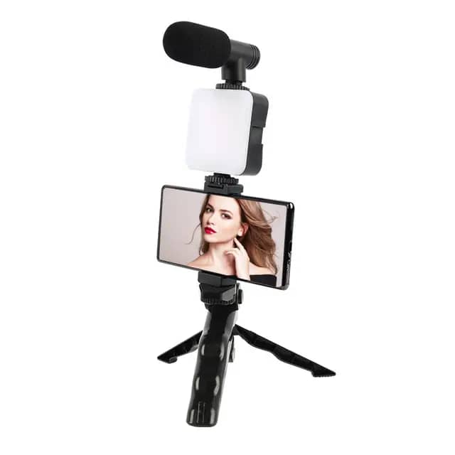 Créateur de vidéo Haut-parleur Bluetooth multifonctionnel, chargement sans fil coloré, réveil, téléphone portable sans fil, caisson de basses, lumière RVB, maison, G3, 15W
Contact WhatsApp et Appelle :0173666862
Livraison 1500f 
Expédition 2mille 
Détails